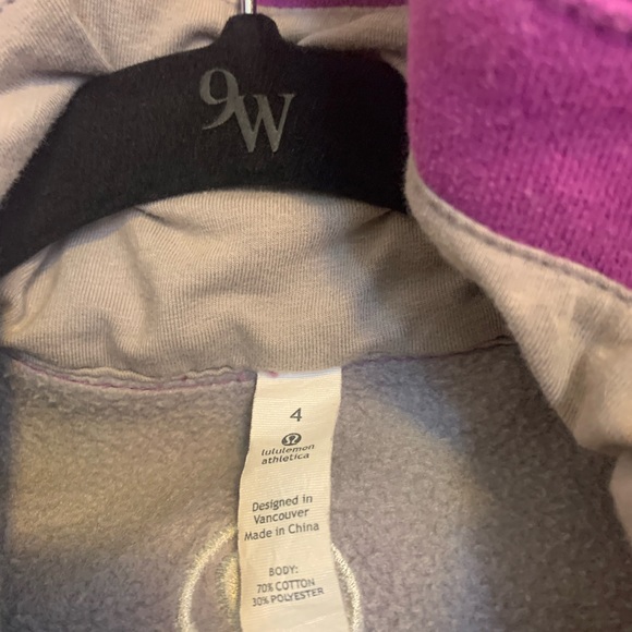 Used mint condition unique lululemon sweater. Size 4. - Picture 3 of 3
